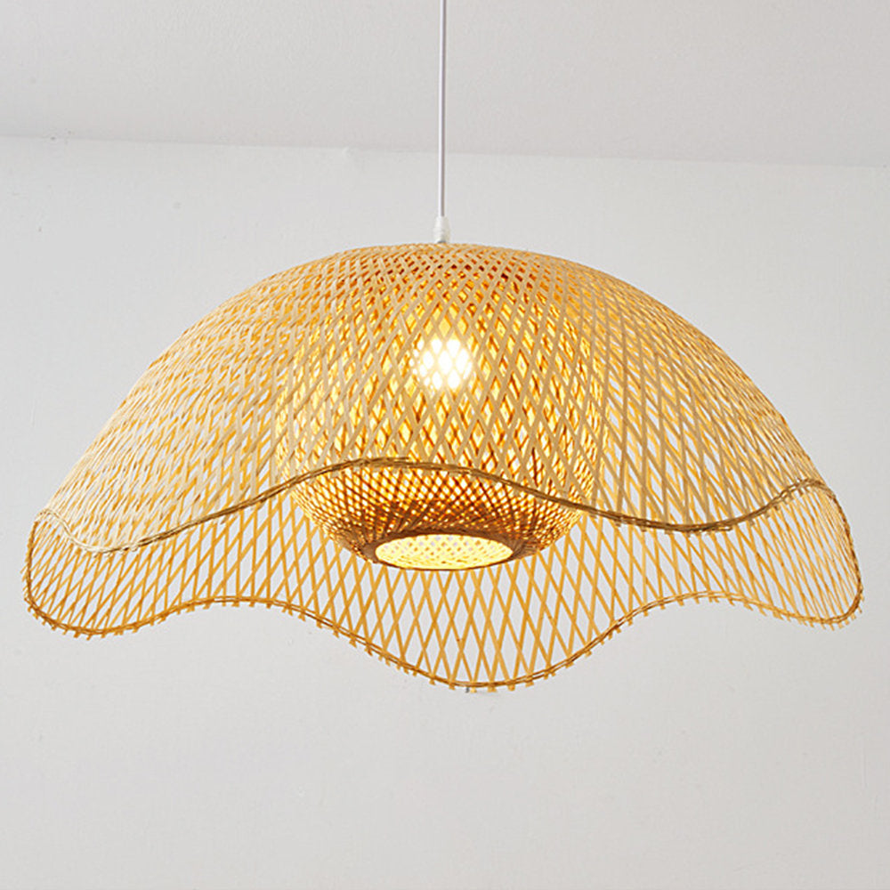 Lampada a sospensione in bambù fatta a mano