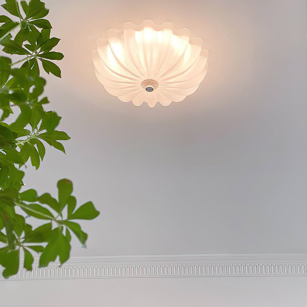 Elegante lampada da soffitto in vetro bianco