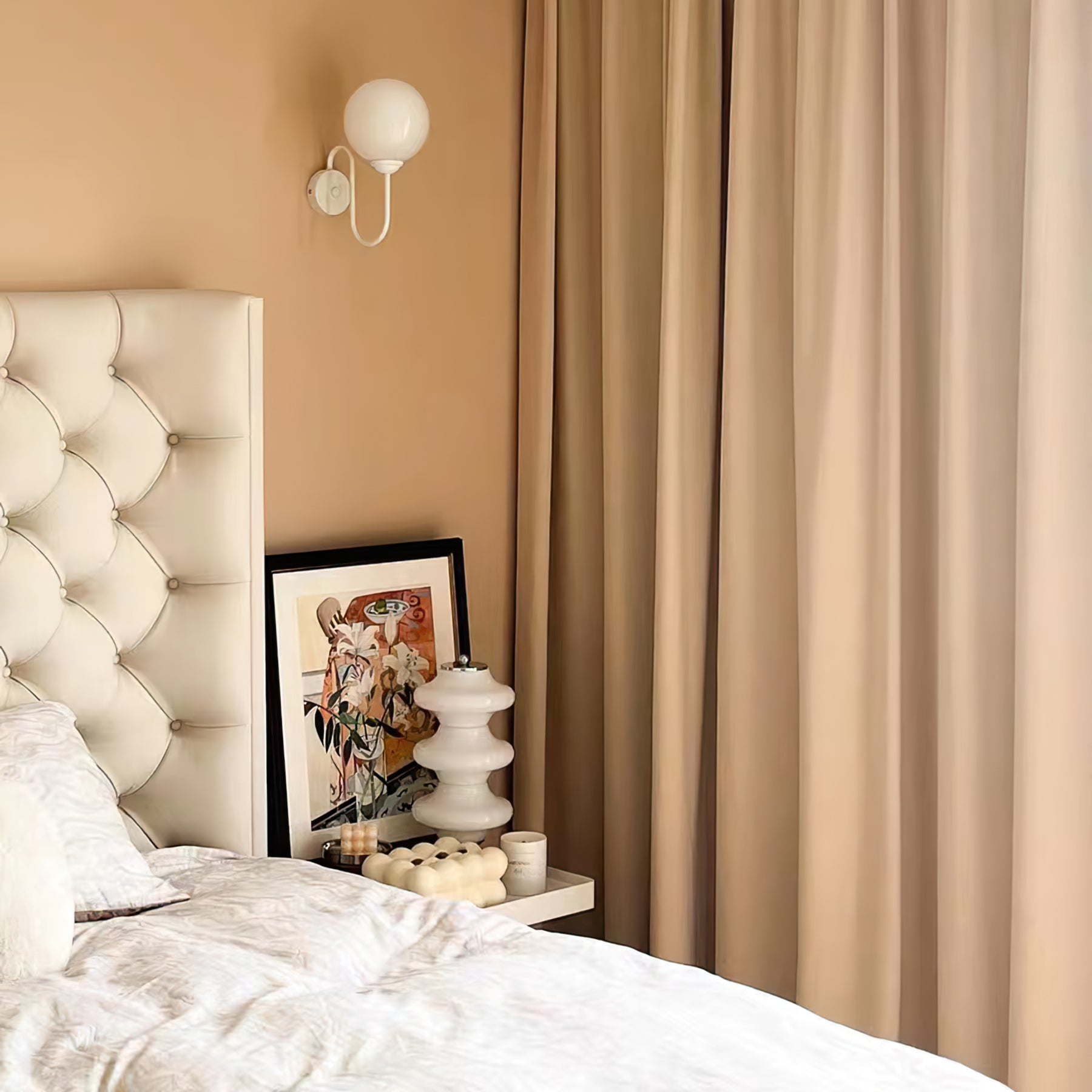 LumiGlas - Elegant Table Lamp with Glass Lampshade