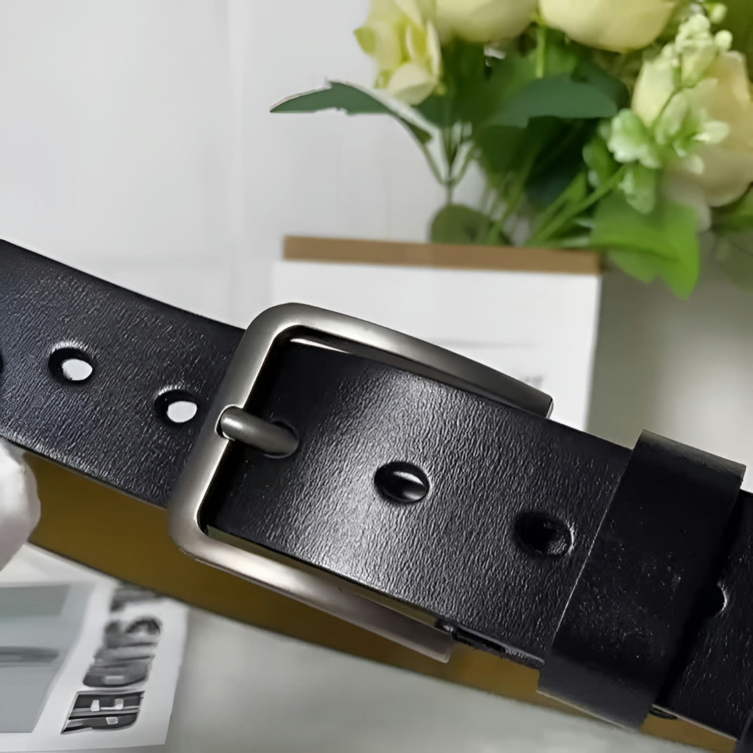 Cintura da uomo elegante con fibbia regolabile, accessorio classico