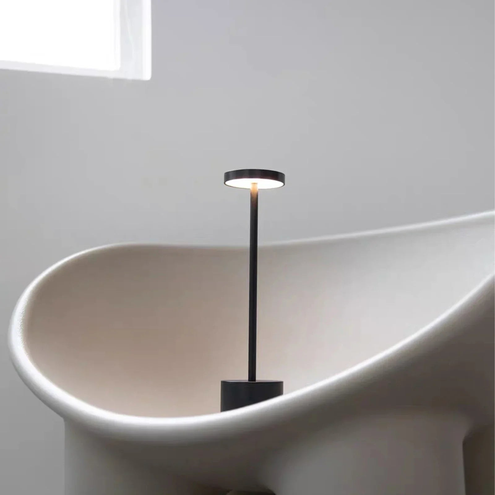BrightTouch - Candeeiro de mesa LED com sensor tátil intuitivo