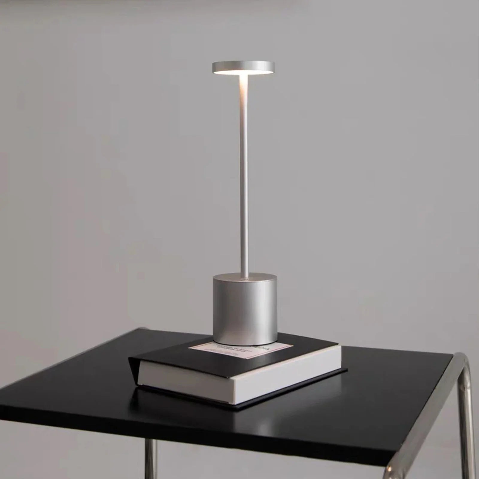 BrightTouch - Candeeiro de mesa LED com sensor tátil intuitivo