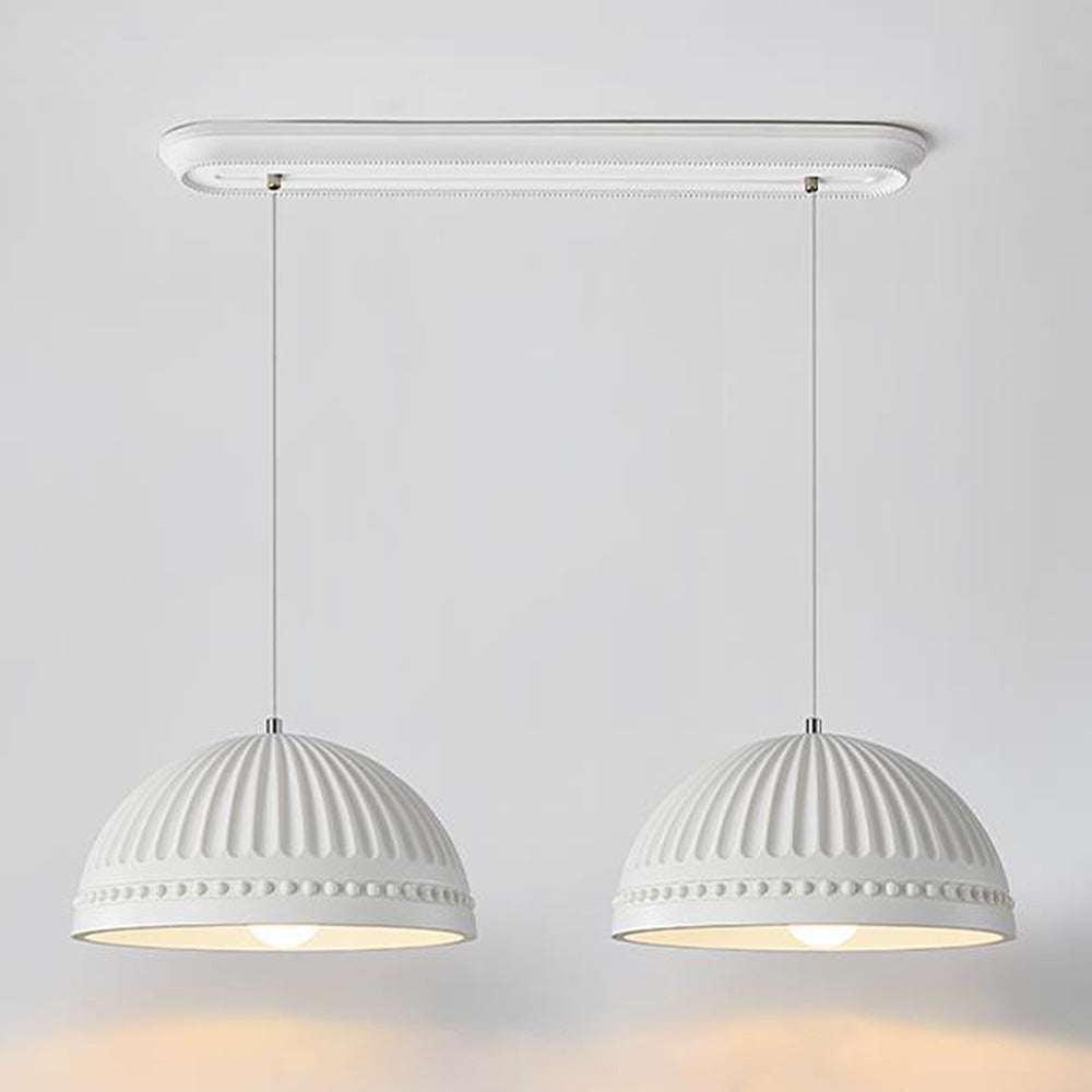 Elegante lampada a sospensione in resina bianca