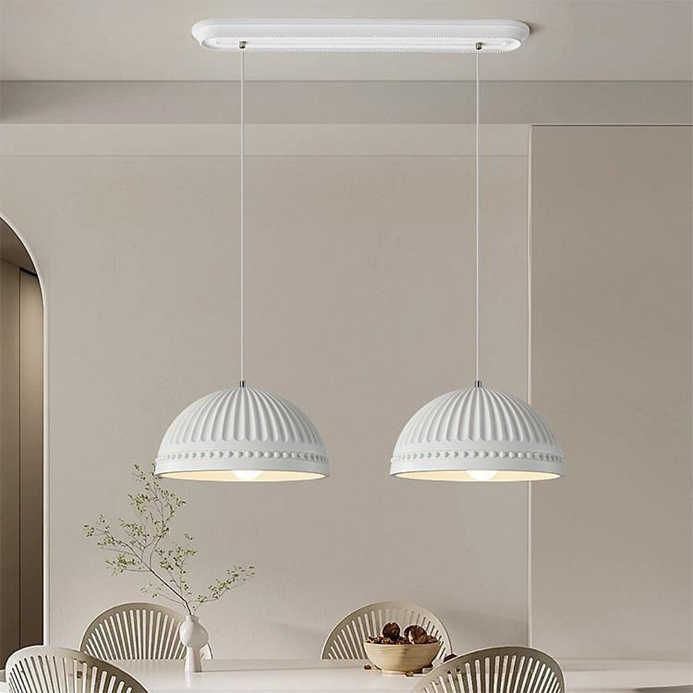 Elegante lampada a sospensione in resina bianca