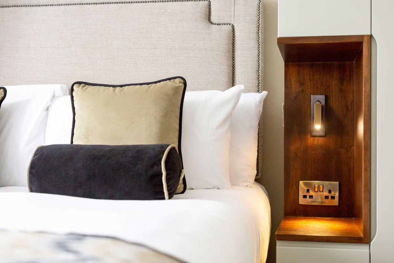 GlowNest - Built-in Nightstand Wall Lamp