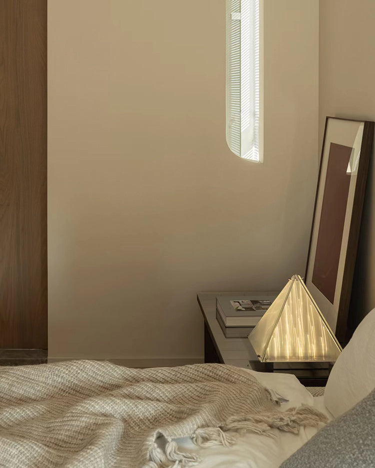 FragmentGlow - Modern Table Lamp with Triangular Design