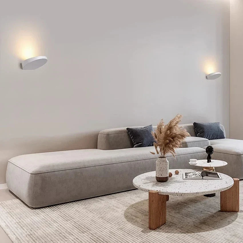 BlackGlow – Modern LED Wall Lamp in Minimalist Design