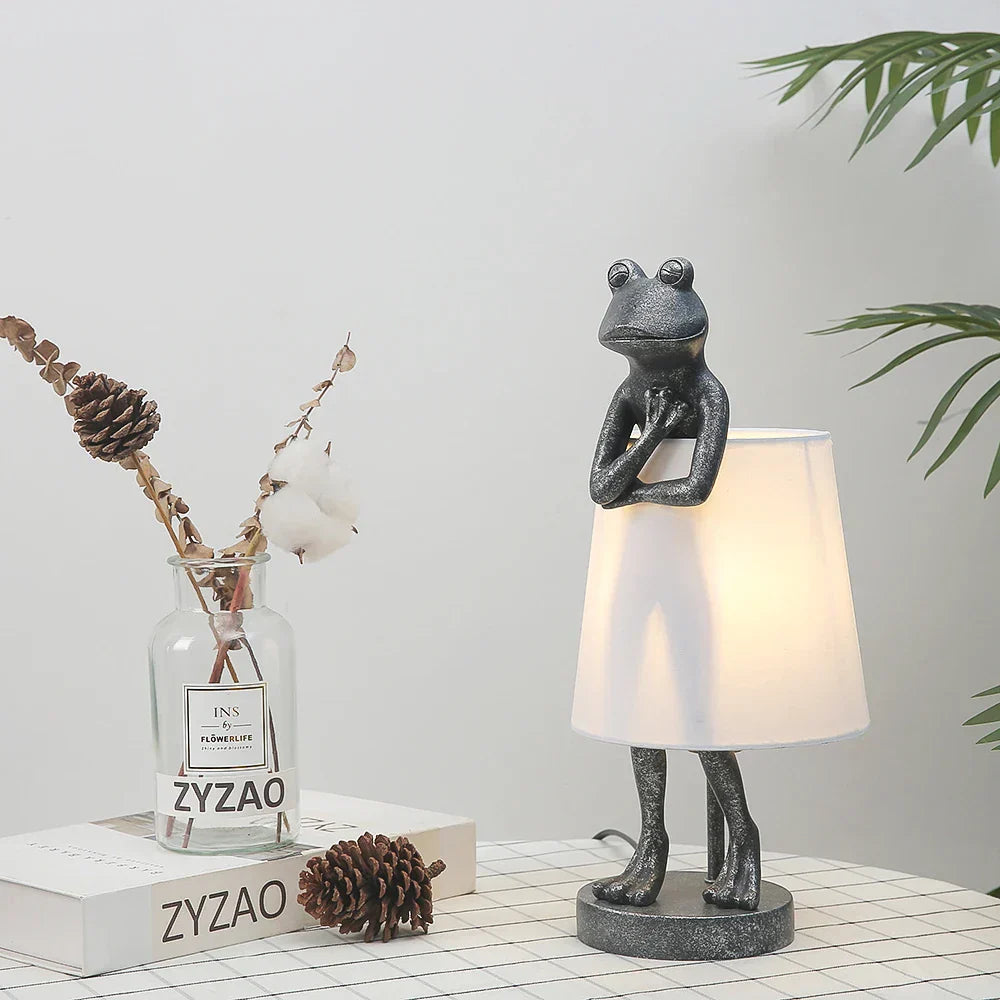 JungleGlow - Frog LED Table Lamp in Modern Design for Living Room & Children's Room
