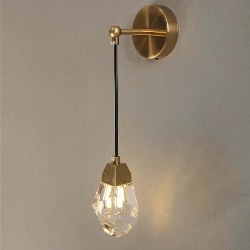CrystalGlow - Candeeiro de Parede em Cristal Moderno com Design Minimalista