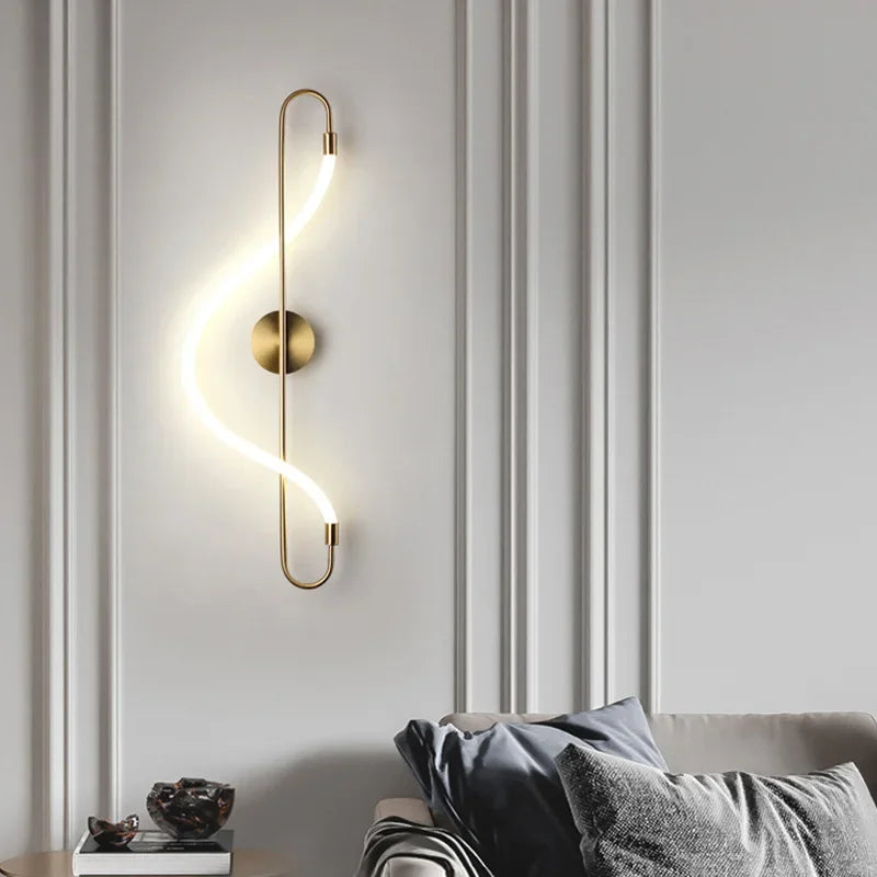 CurveGlow - Candeeiro de Parede Moderno em Ferro Iluminação Elegante