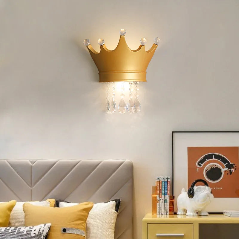 RoyalGlow - Kroon Wandlamp met Kristallen – Elegante LED Lamp