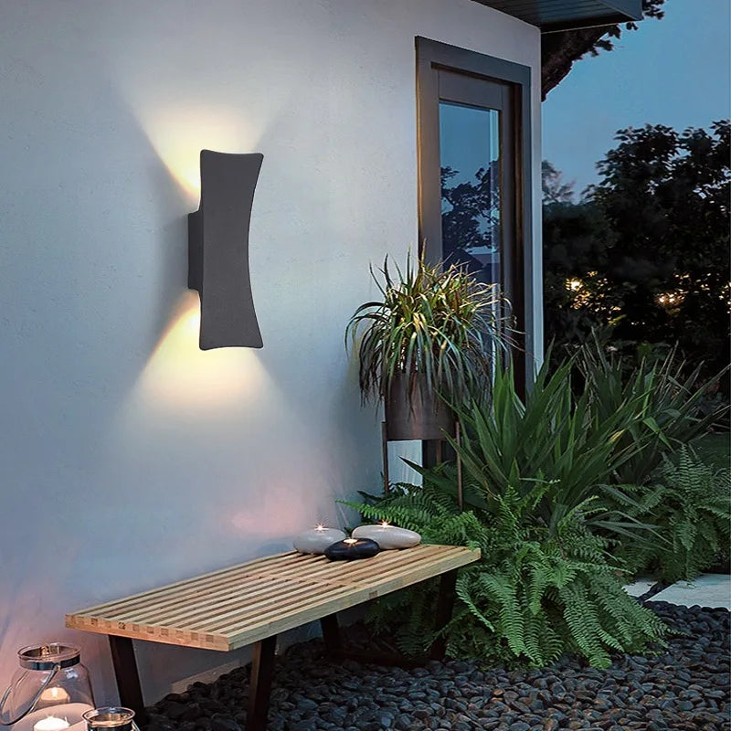 LumiEdge – Minimalistische LED Buitenwandlamp, Weerbestendige Moderne Verlichting voor Terras & Tuin
