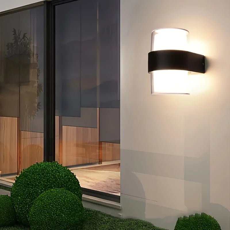 AquaBright - Illuminazione Esterna Moderna e Impermeabile