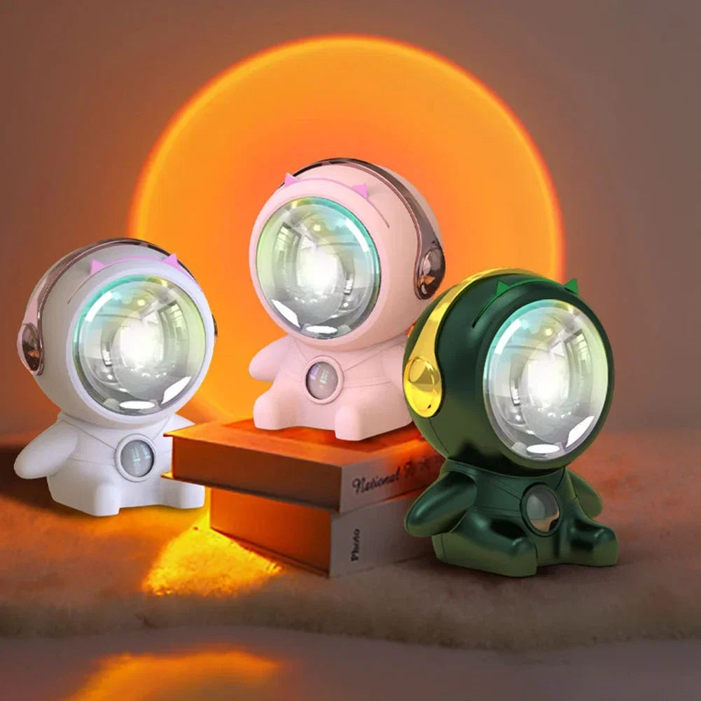 AstroGlow - Lampada Proiettore LED al Tramonto con Design Astronauta – Illuminazione Atmosferica
