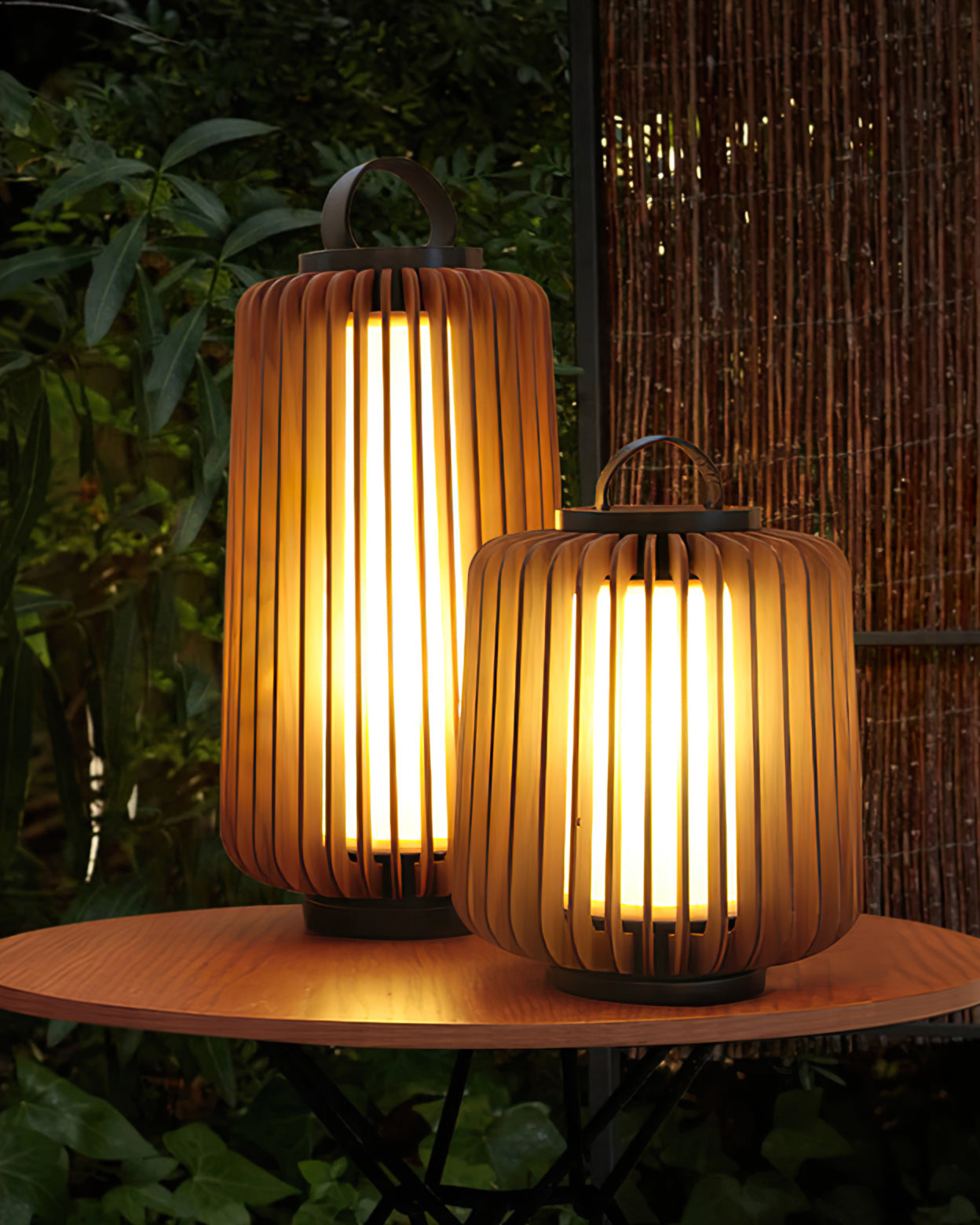LumiLuxe - Rechargeable Outdoor Table Lamp