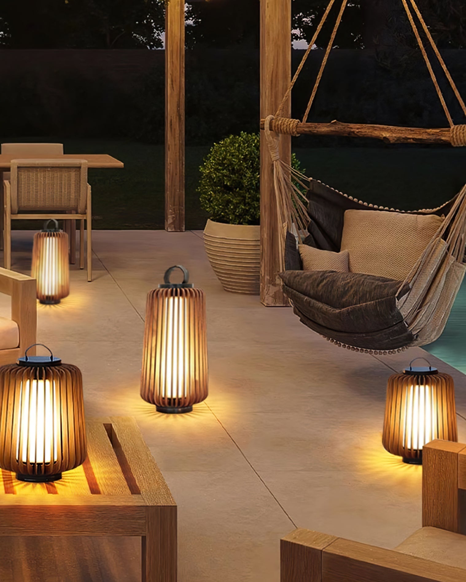LumiLuxe - Rechargeable Outdoor Table Lamp