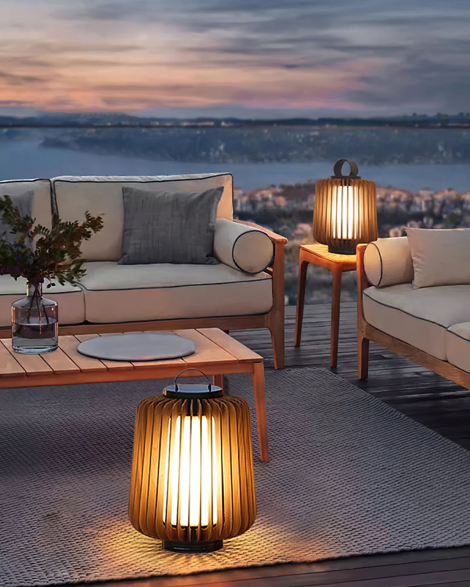 LumiLuxe - Rechargeable Outdoor Table Lamp