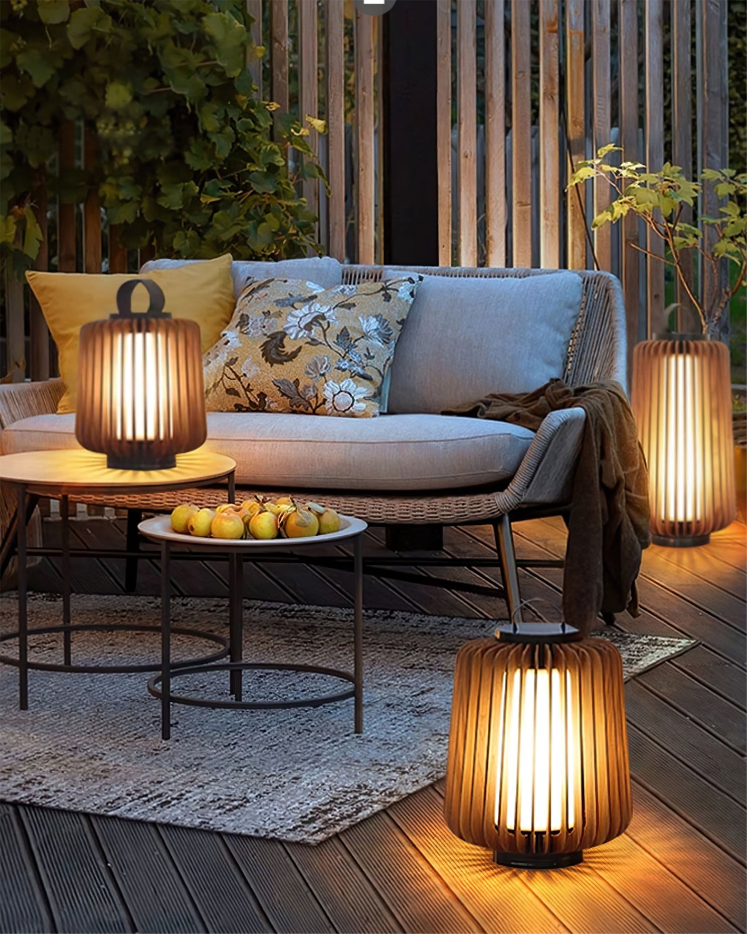 LumiLuxe - Rechargeable Outdoor Table Lamp