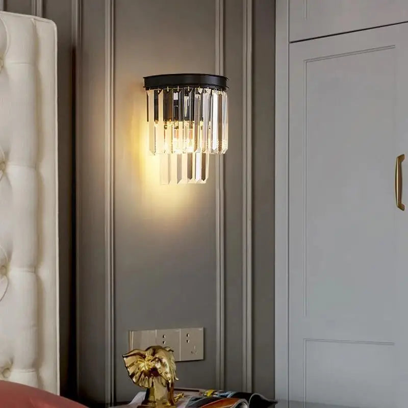 CrystalLuxe - Elegante Candeeiro de Parede em Cristal