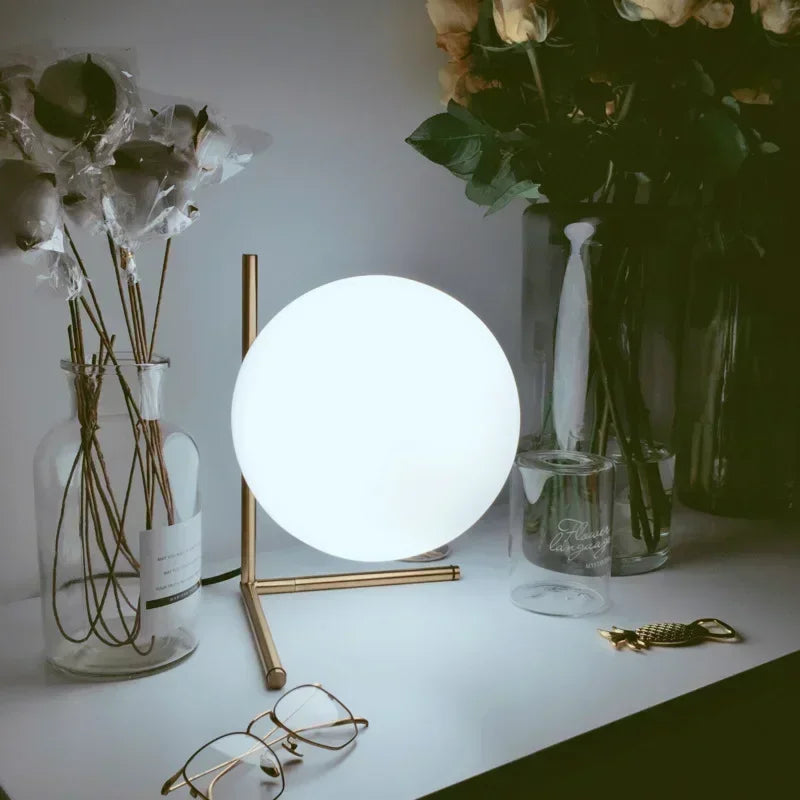 GlassLume - Lampada da Tavolo in Vetro Moderna e Minimalista | Illuminazione Elegante