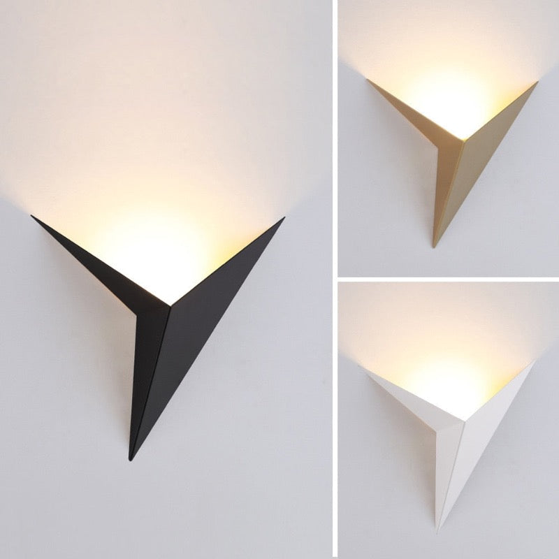 Orr Modern Minimalistische Driehoekige LED Wandlamp Wit/Zwart Metaal