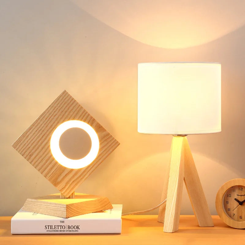 EcoLight - Candeeiro de Mesa em Madeira com Design Moderno