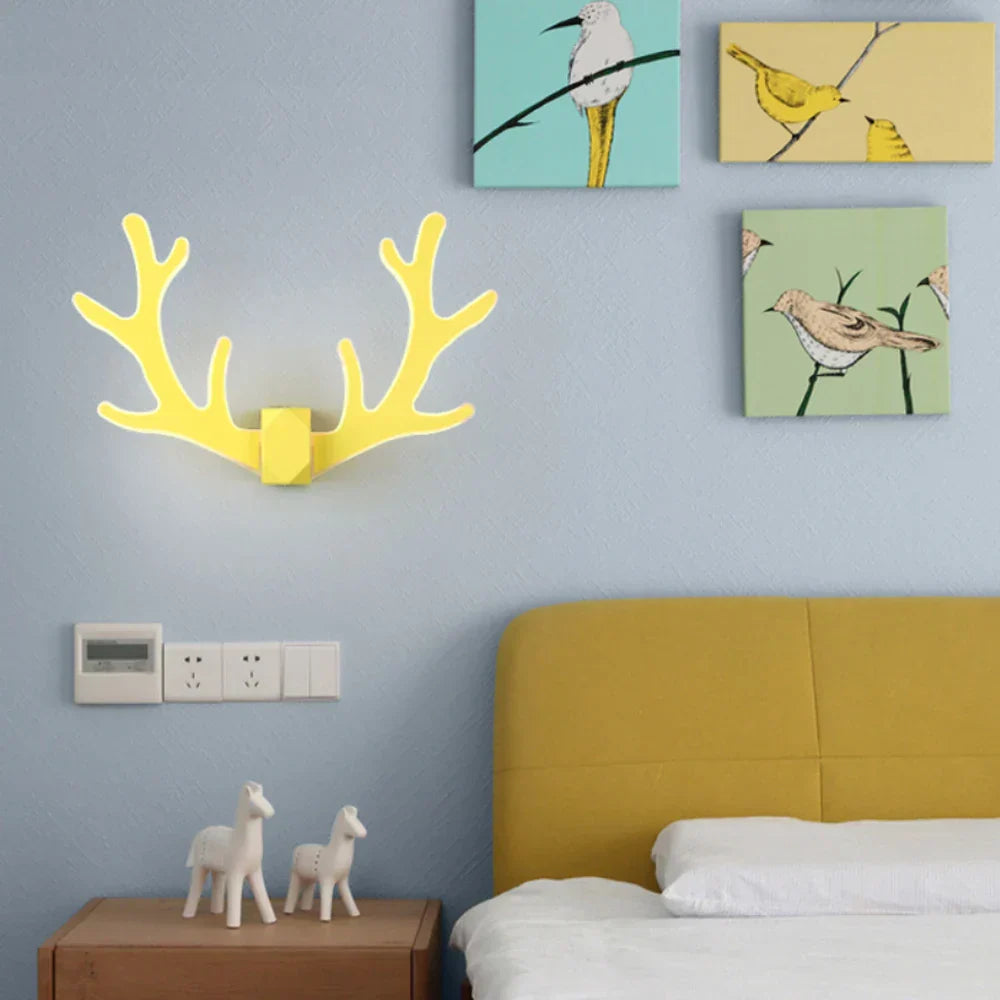 CheerGlow – Lámpara de pared LED con cuerno colorido para habitación infantil
