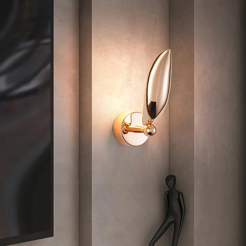 GoldenHorizon – Elegant wall lamp in the shape of a seagull