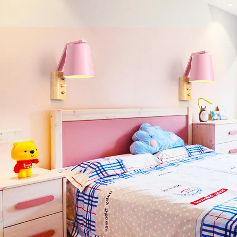 WoodLume – Moderne LED Wandlamp van Hout voor Woon- & Slaapkamer