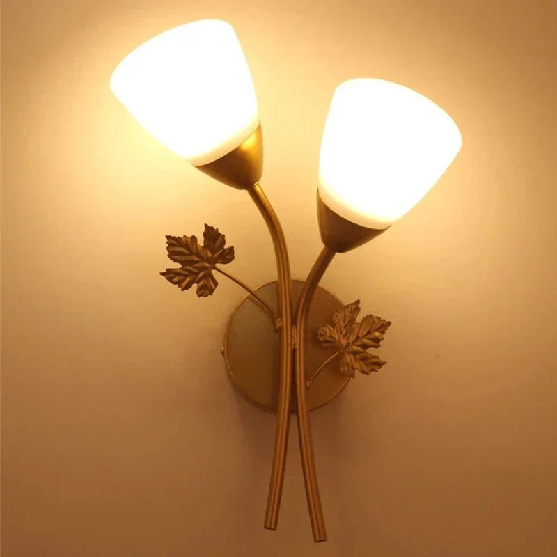 LeafGlow - Iron Wall Lamp in Vintage Style with Leaf Pattern – LED Lamp
