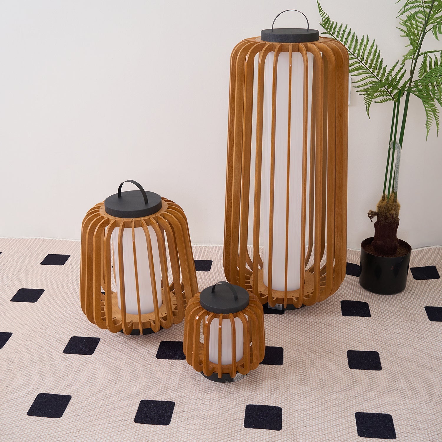 LumiLuxe - Rechargeable Outdoor Table Lamp