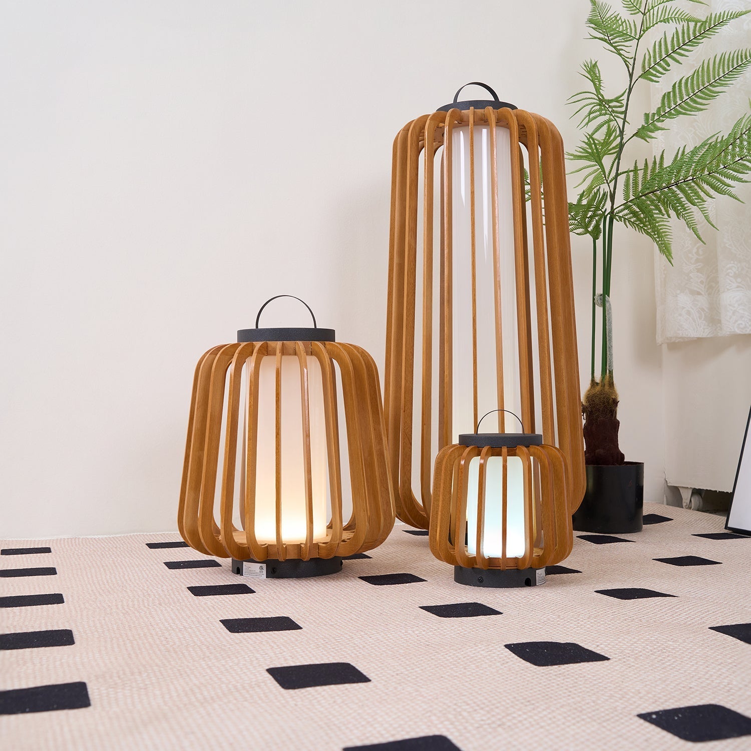 LumiLuxe - Rechargeable Outdoor Table Lamp