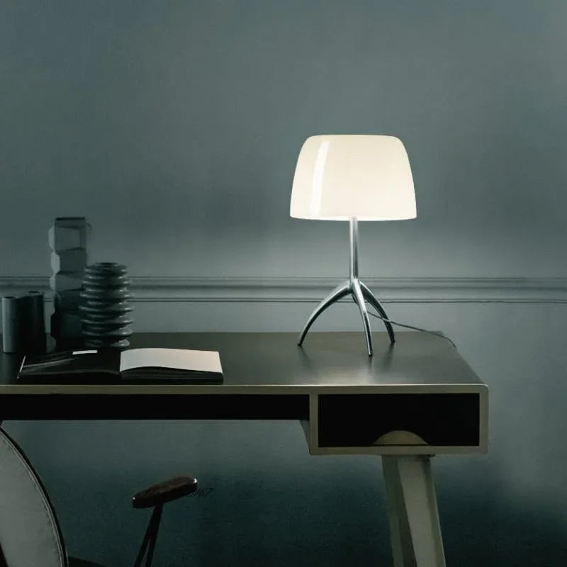 LumiTripod – Modern LED Desk Lamp