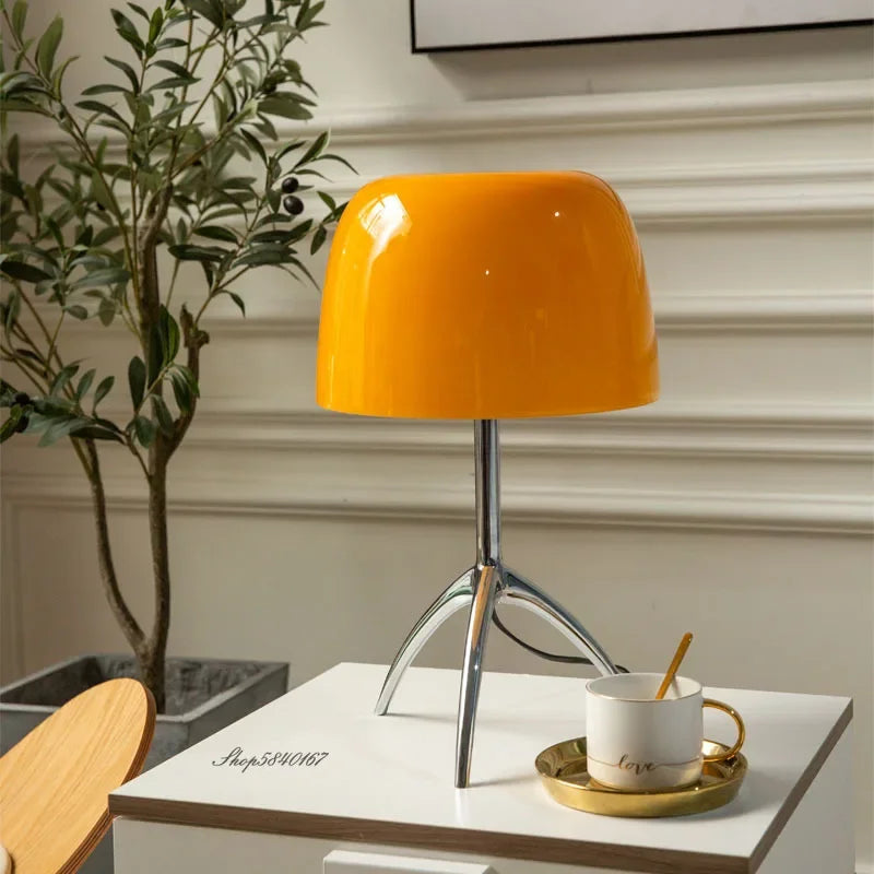 LumiTripod – Modern LED Desk Lamp