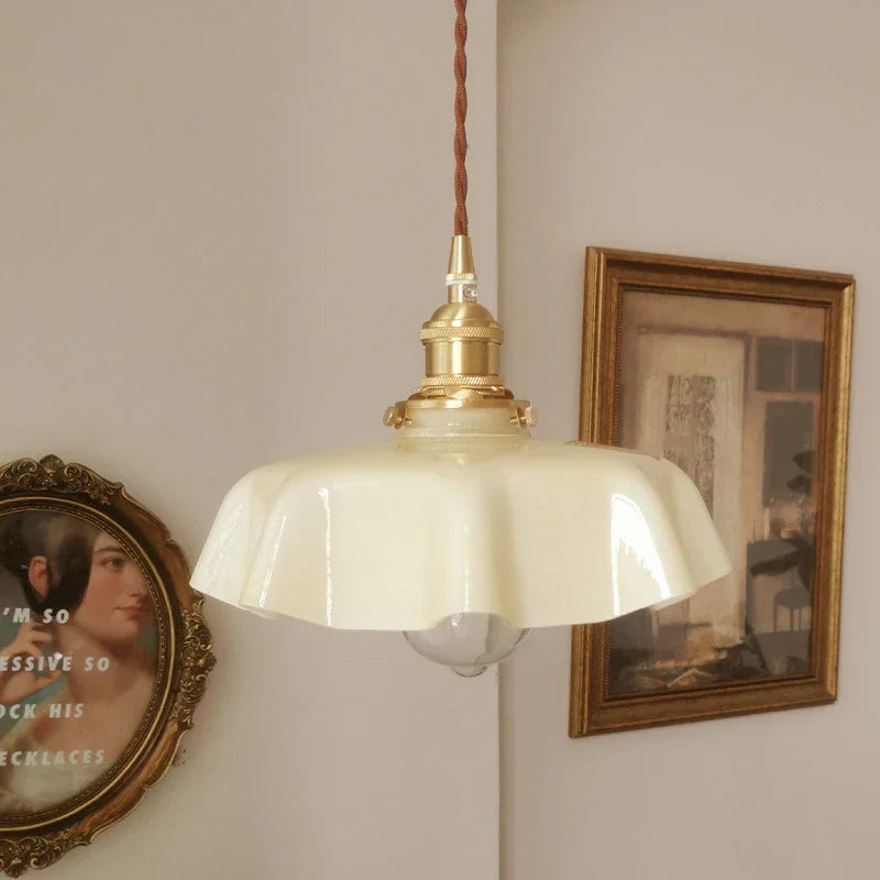 ArtisanGlow - Lampada a sospensione in ottone per un aspetto senza tempo