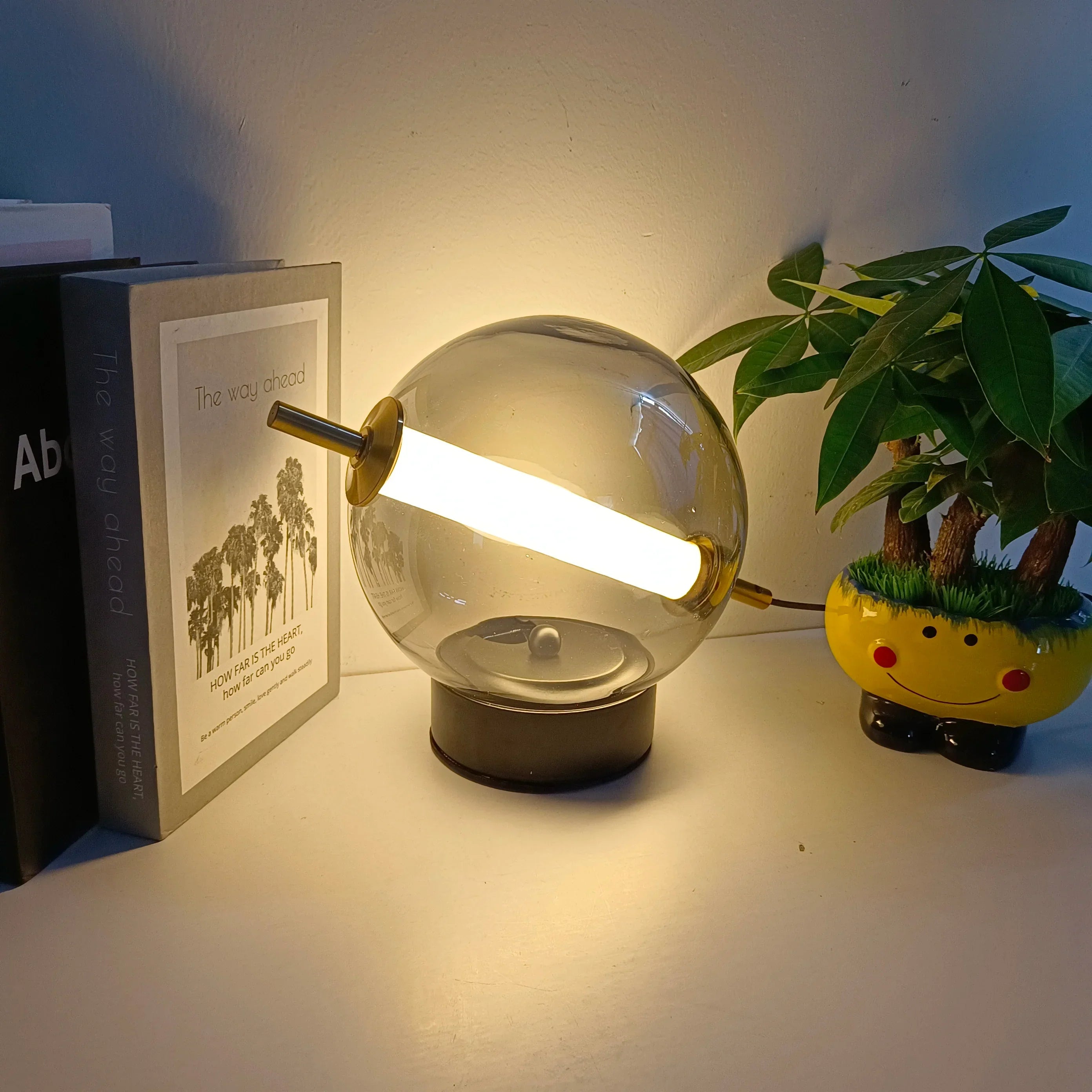 TimelessGlow - Candeeiro de Mesa Retro em Vidro