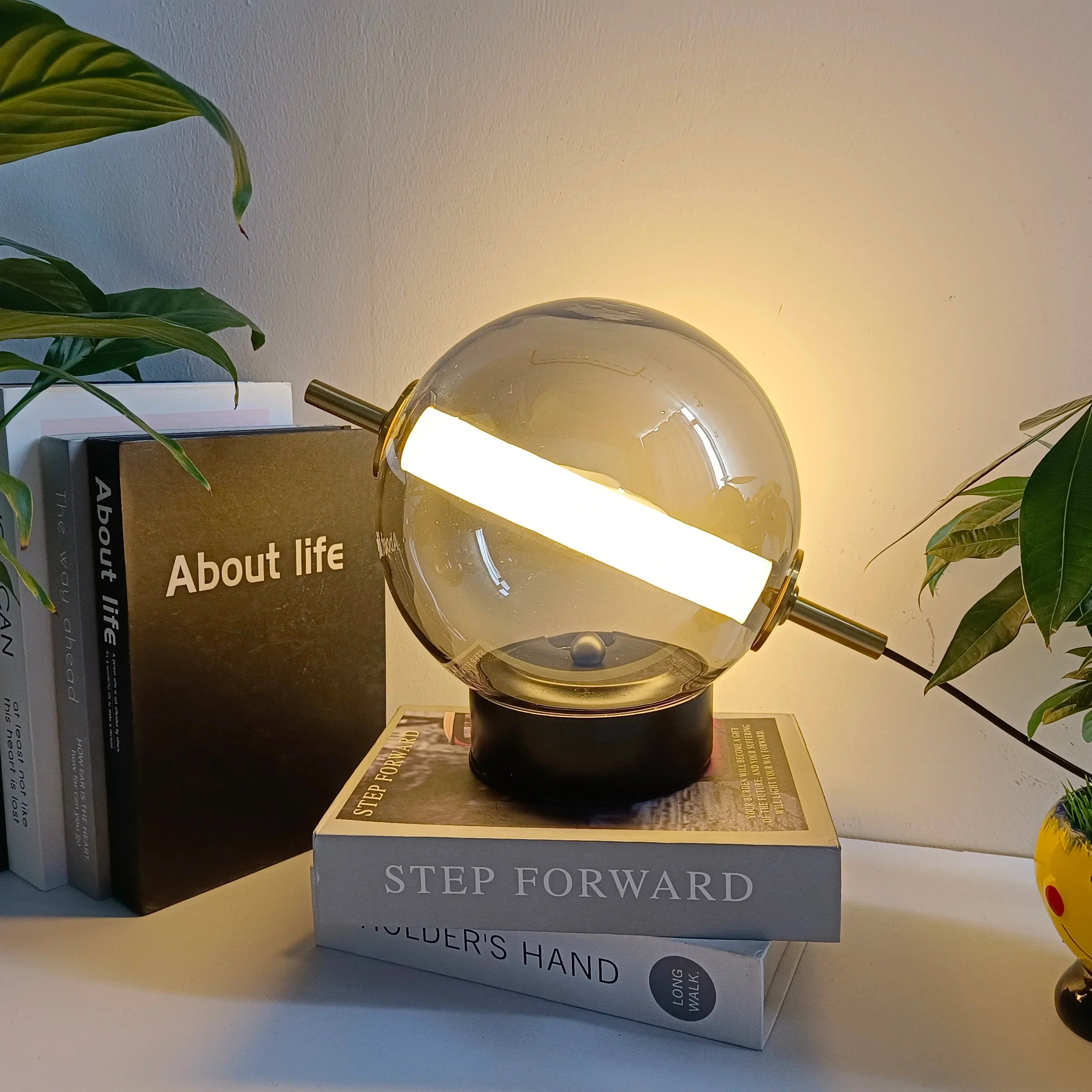 TimelessGlow - Lampada da tavolo in vetro retrò
