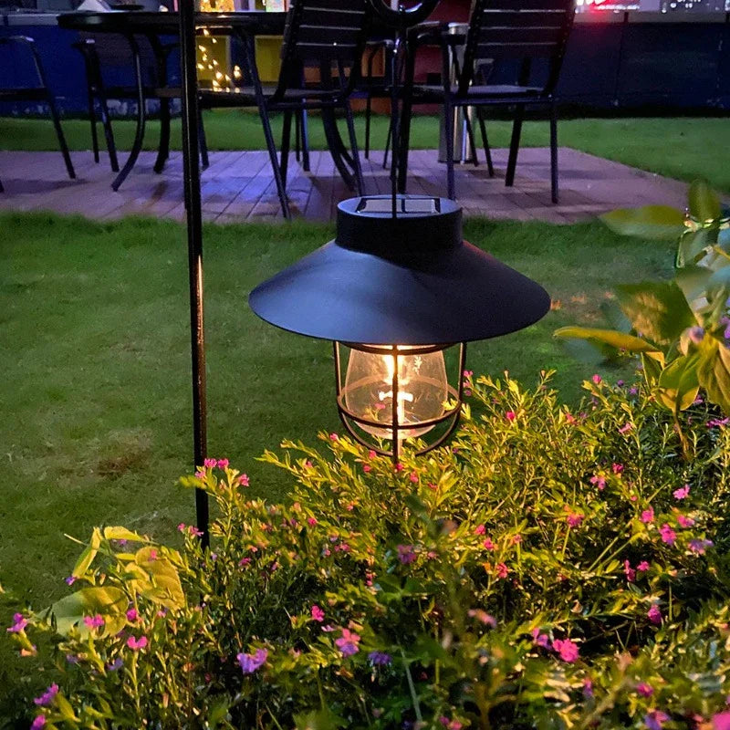 LumiRetro – Lâmpada Solar Antiga para Jardim e Pátio – Iluminação Exterior Resistente ao Tempo
