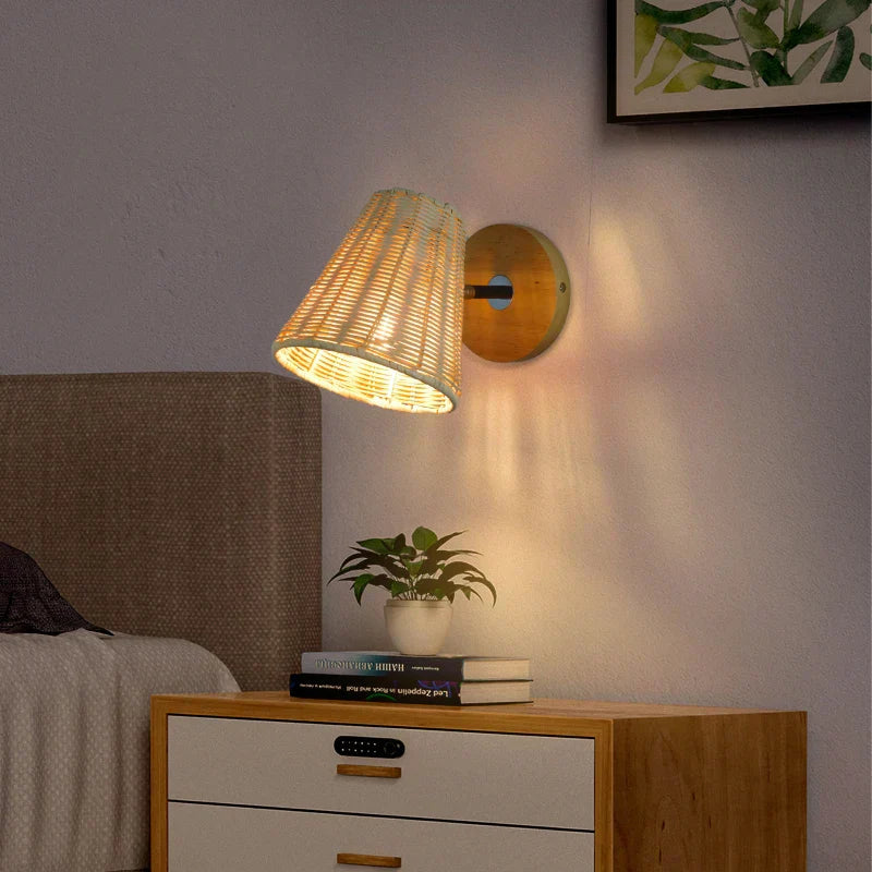 RattanGlow - Lampada da parete girevole in rattan intrecciato a mano