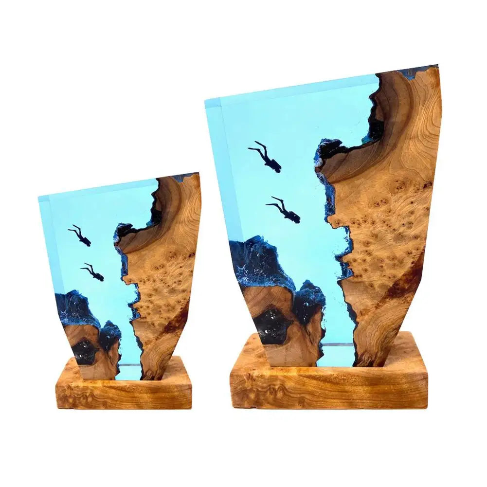 OceanGlow - Lampada da tavolo subacquea LED Ocean Diver – Lampada in legno epossidico con design marittimo
