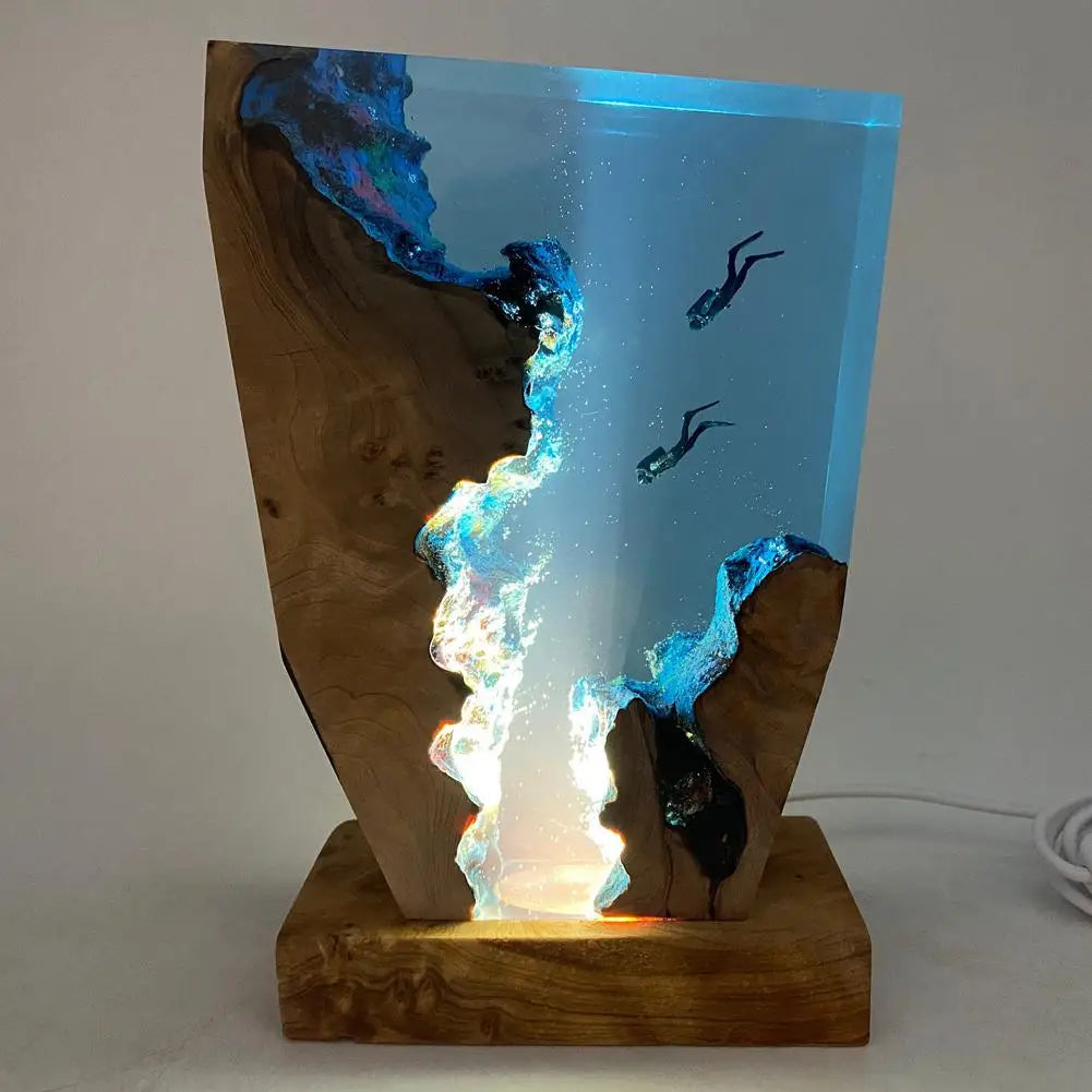 OceanGlow - Lampada da tavolo subacquea LED Ocean Diver – Lampada in legno epossidico con design marittimo
