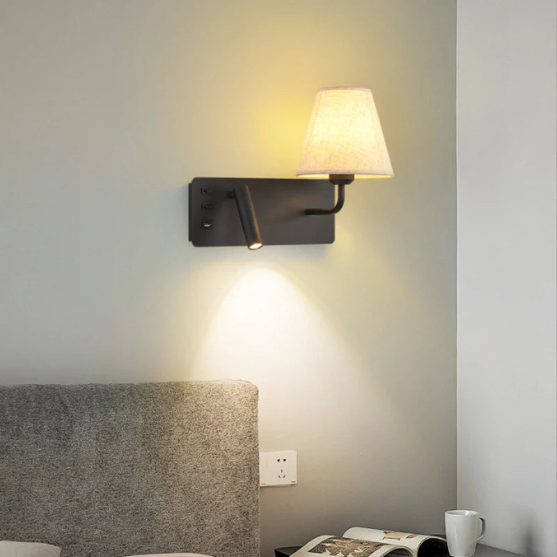 LuminoWall - Lampada da parete moderna con USB e luce da lettura