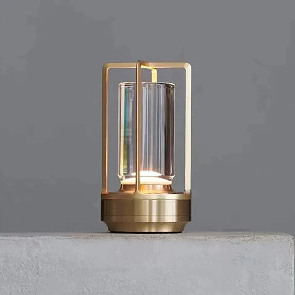 GlowStar - Porta Calore e Stile nel Tuo Spazio con la Lampada da Tavolo GlowStar Radiant Affection