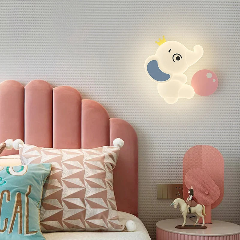 SavanneKids - Cartoon Wall Lamp with Animal Motif for Children's Room