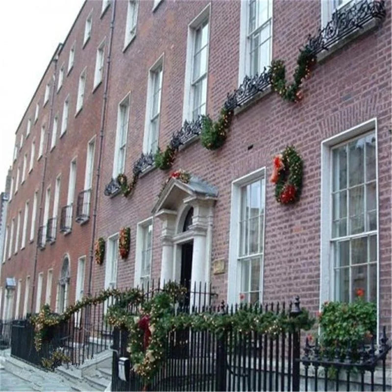EveRibbon – Elegant Christmas Ribbon Garland