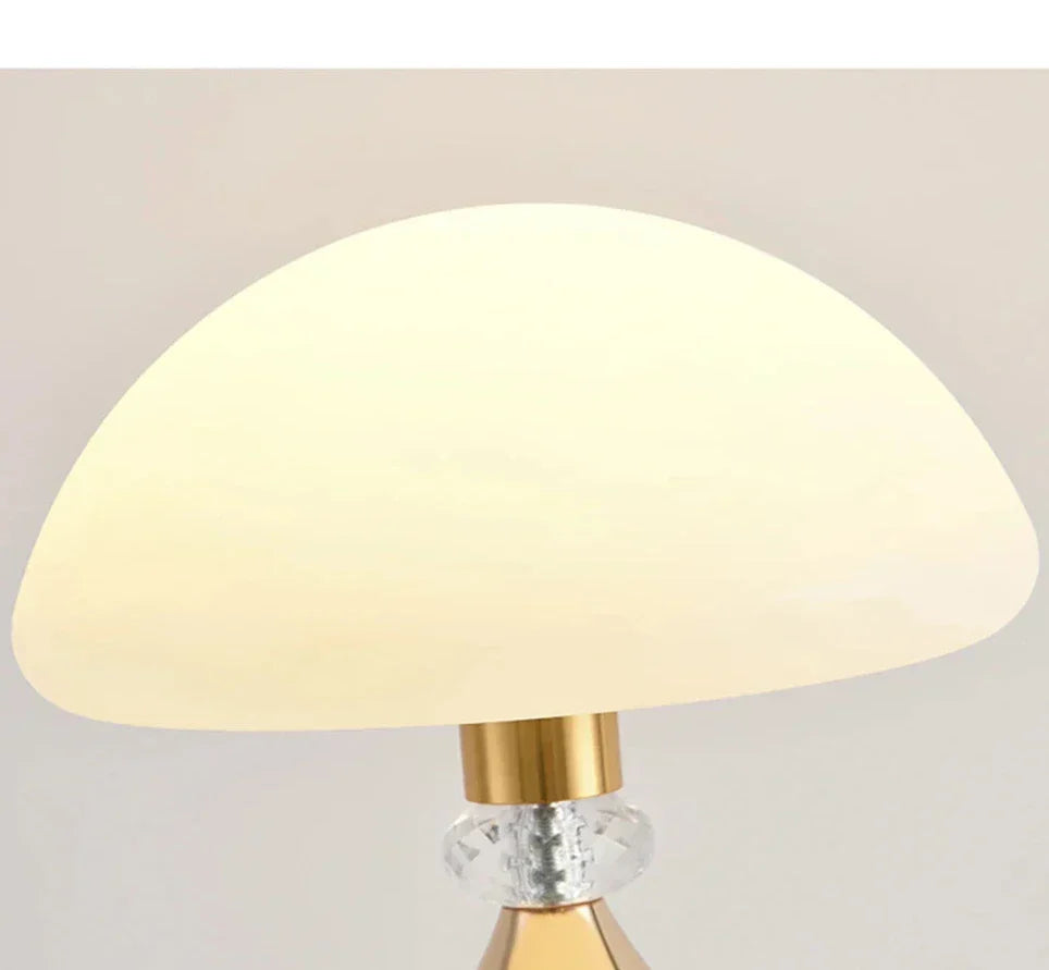 GlowMush - Decorative LED Table Lamp in Crystal Mushroom Design, Vintage Ambient Lighting