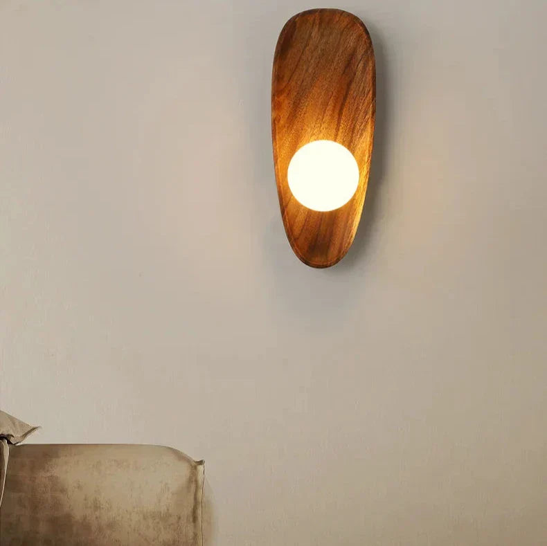 WoodGlo – Minimalist Wall Lamp Made of Solid Wood with LED Lighting