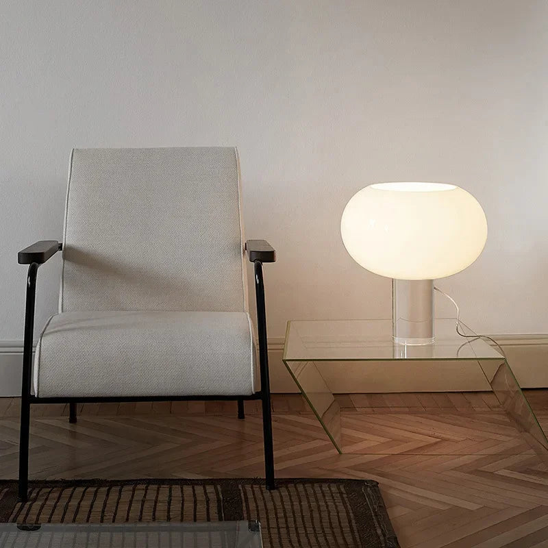 RoyalGlow - Elegant Vintage Table Lamp with LED Lighting