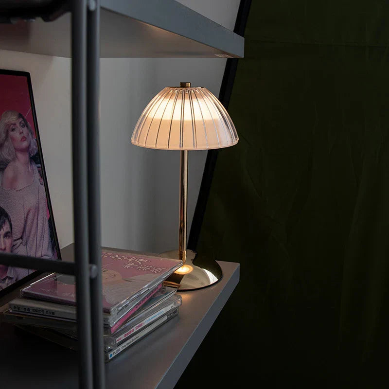 LumeLuxe – Lampada da tavolo LED dimmerabile con design scandinavo e USB