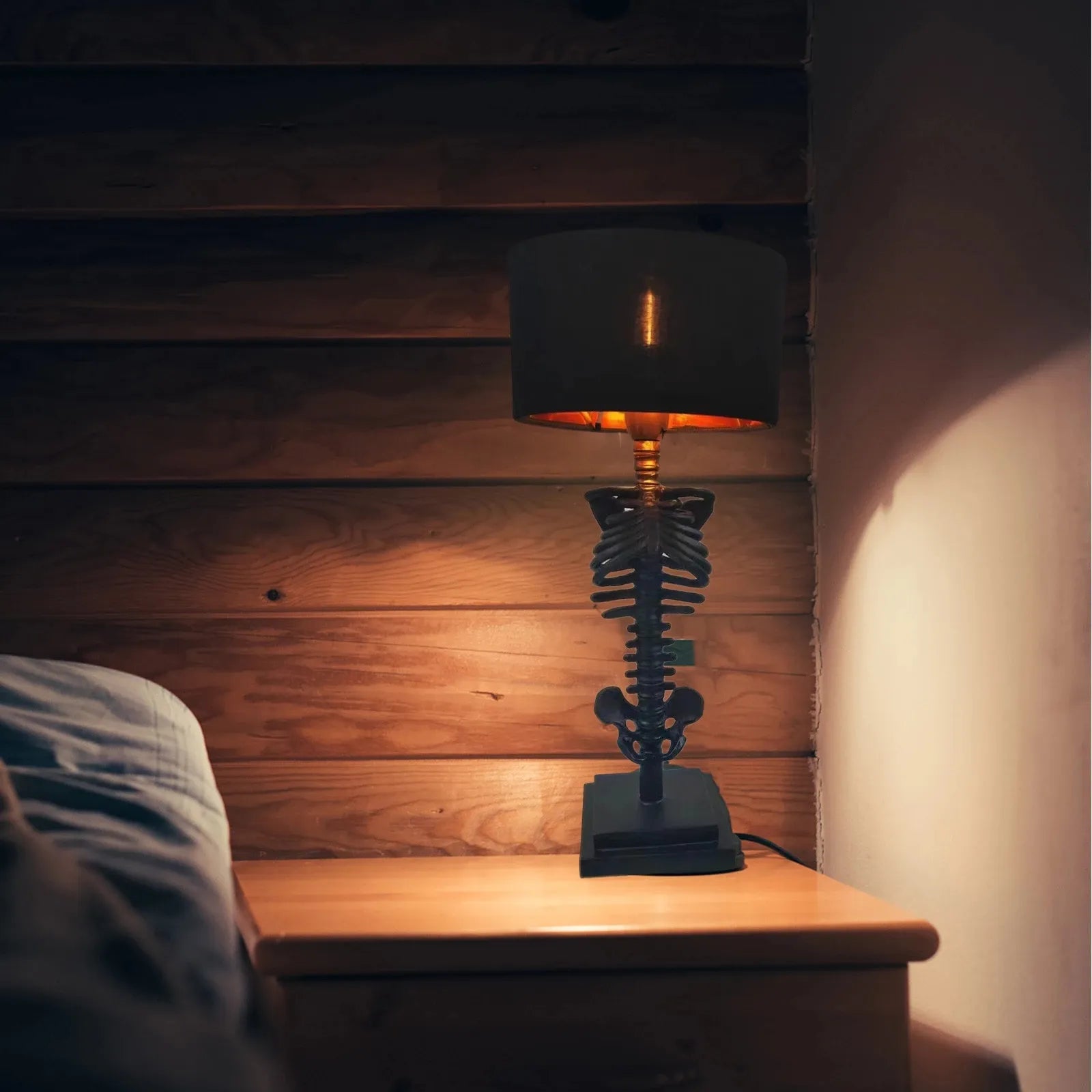 Lampada da tavolo scheletro fatta a mano